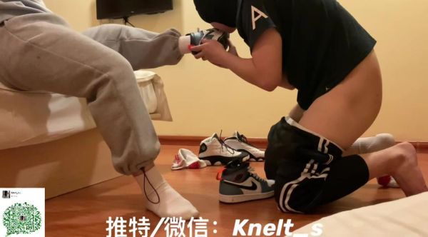 kenlt-s-人前极品体育生调教成脚下骚狗