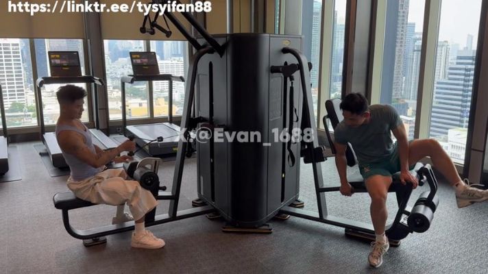 【TheBestYifan】健身房里遇到一个帅气的肌肉男，我就故意示弱让他帮忙，然后把他送回酒店，被他拍了。好刺激好开心