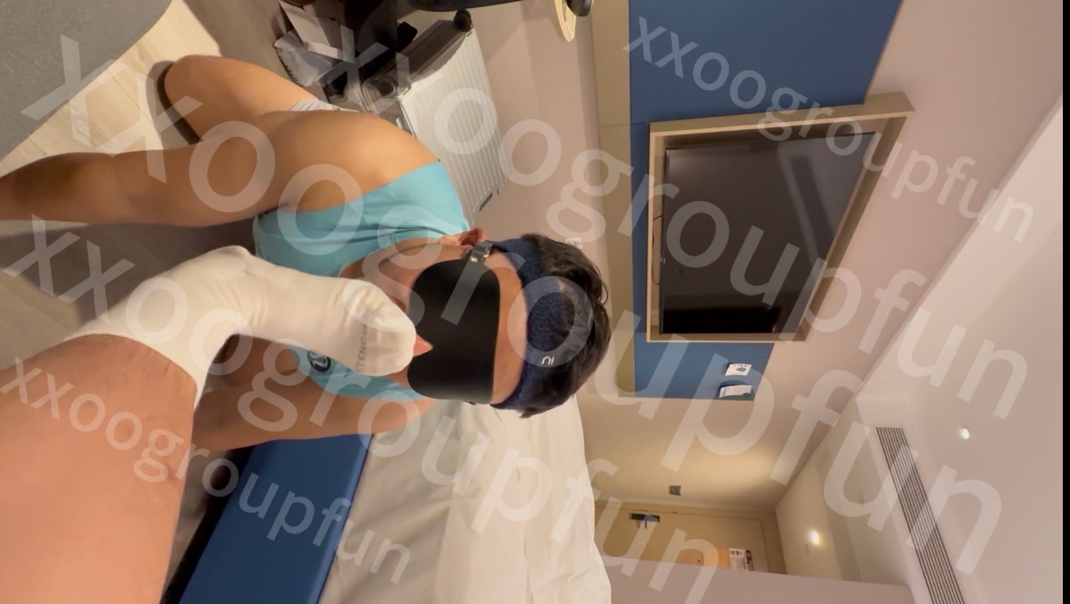 【XX夜间飞行OO】肉壮骚狗闻舔爆吸体育生白袜球鞋口爆吞精10分钟