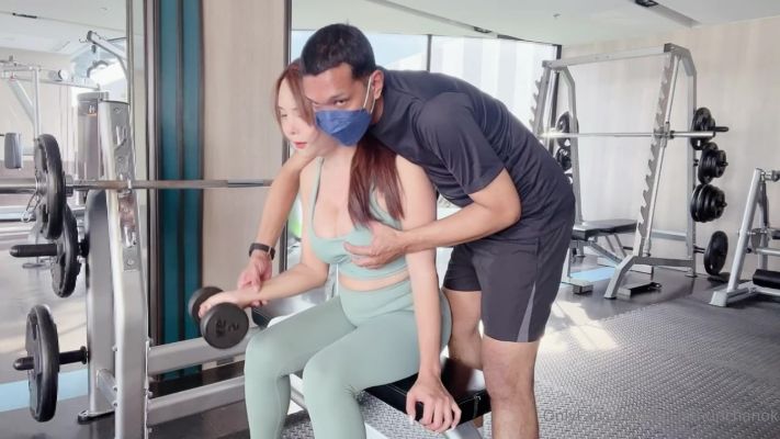 yoshithunchanok-韩国TS 健身房诱惑大屌教练 回房被加速后入