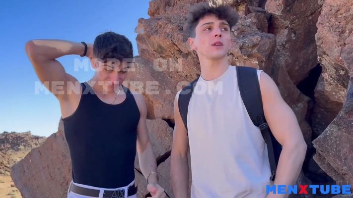 MenXtube - Fucking In The Desert - Samuele Cunto & Kevin Guastella