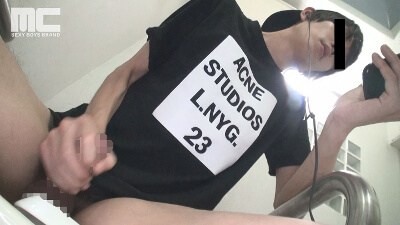 Men’s Rush.TV – MNC-878 – 若リーマンの露出オナニーを弱みに公衆便所で軟禁し性処理道具へと調教